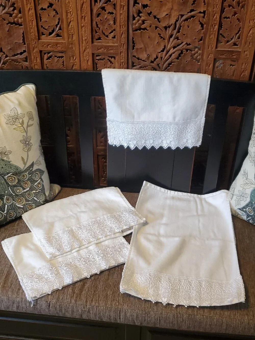 DC White Bath Towel Set with Decorative Lace Trim
